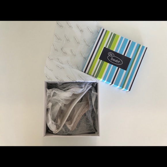 Pretty Little Thing Block Heel Strappy Sandal NWT - Picture 7 of 8